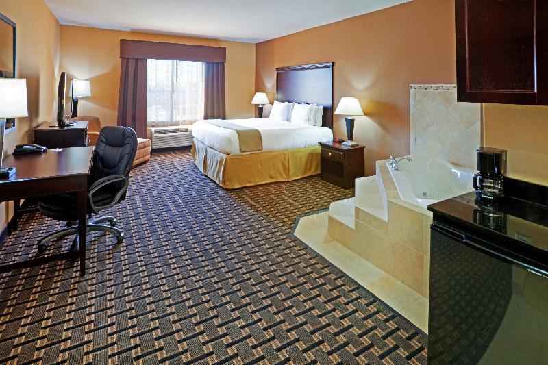Comfort Inn & Suites Dallas Medical-Market Center Екстериор снимка