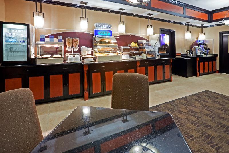 Comfort Inn & Suites Dallas Medical-Market Center Екстериор снимка