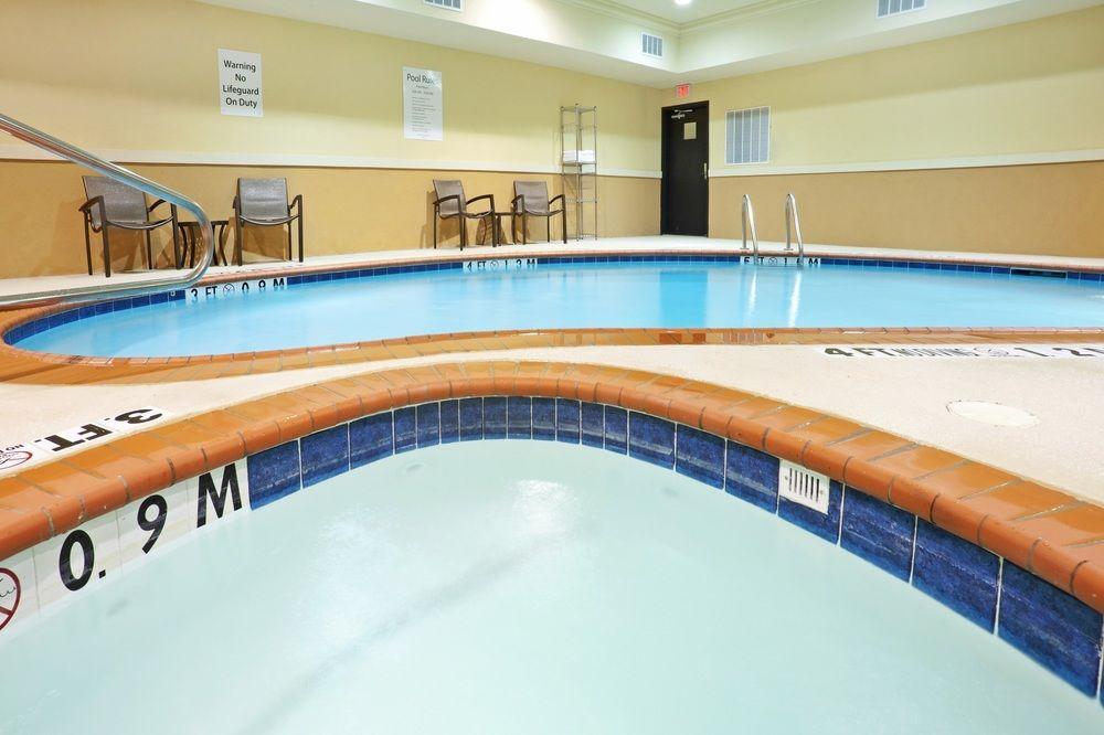 Comfort Inn & Suites Dallas Medical-Market Center Екстериор снимка