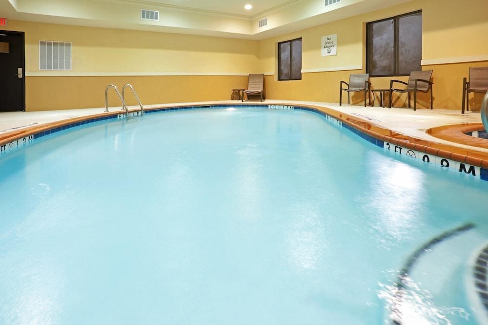Comfort Inn & Suites Dallas Medical-Market Center Екстериор снимка