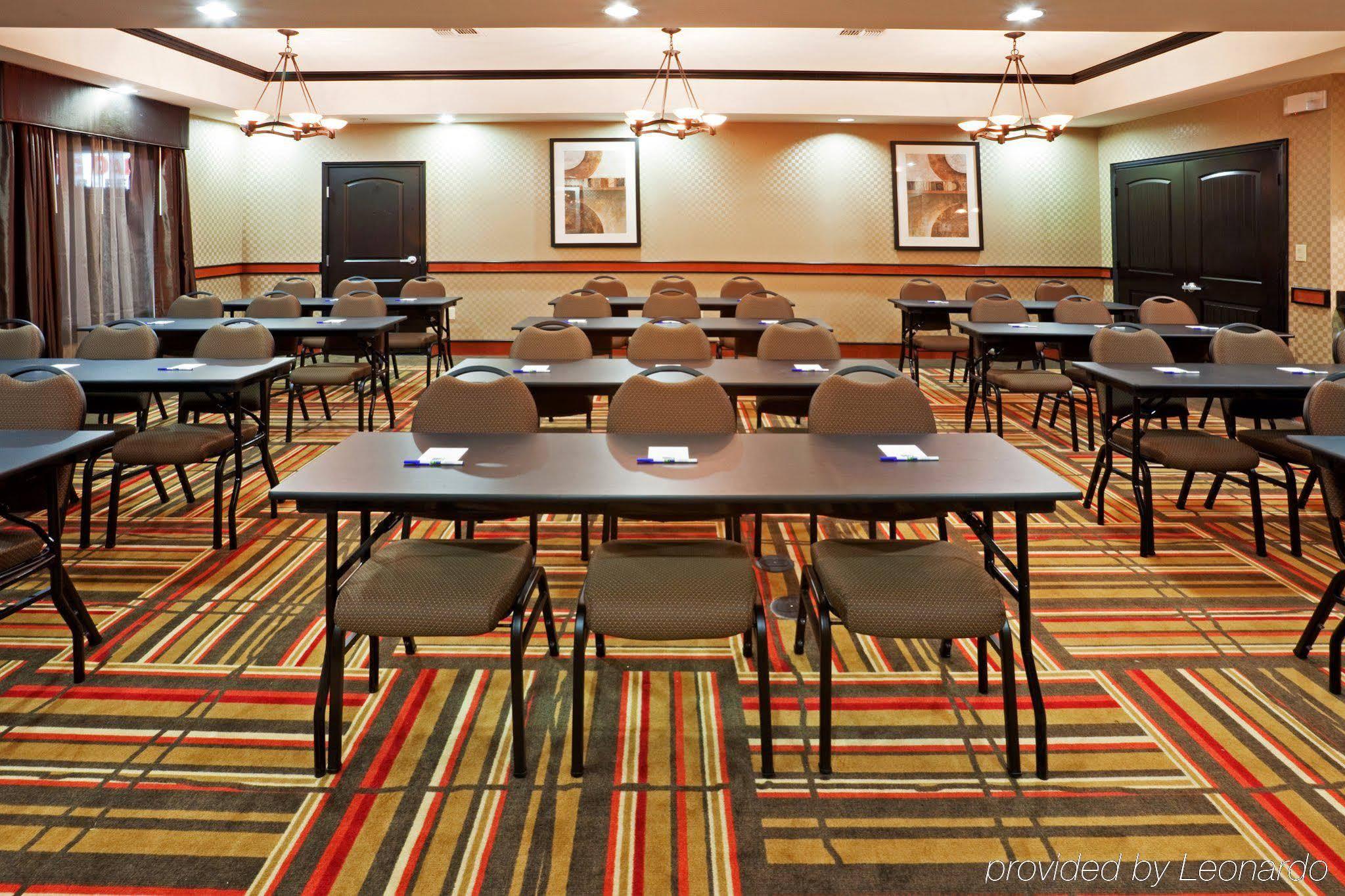 Comfort Inn & Suites Dallas Medical-Market Center Екстериор снимка