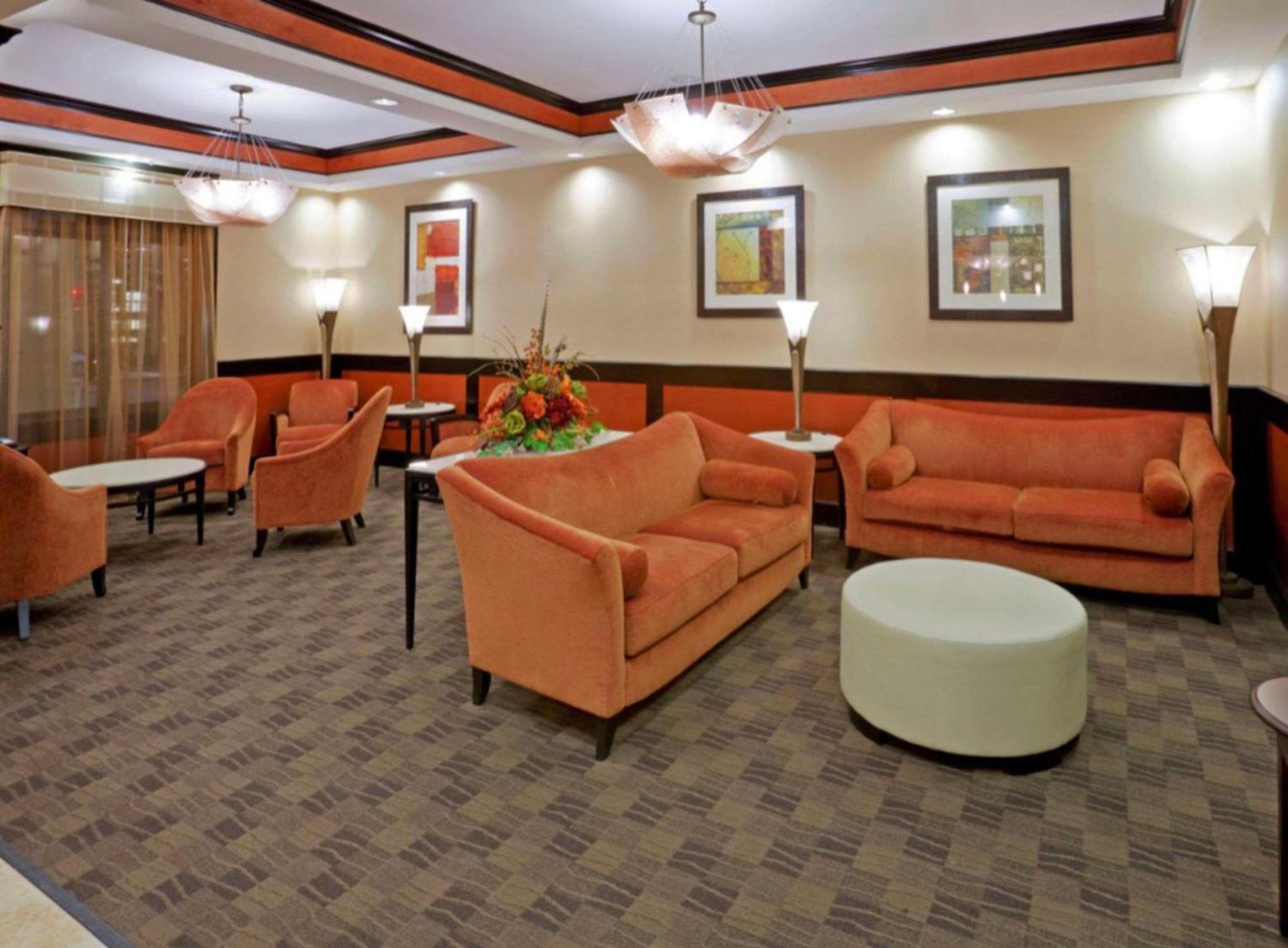Comfort Inn & Suites Dallas Medical-Market Center Екстериор снимка